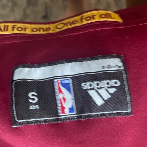 Cleveland cavaliers jersey ( Kyrie Erving) - Picture 4 of 5